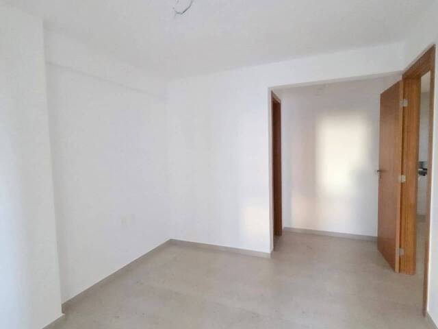 Apartamento para Venda em Salvador - 4
