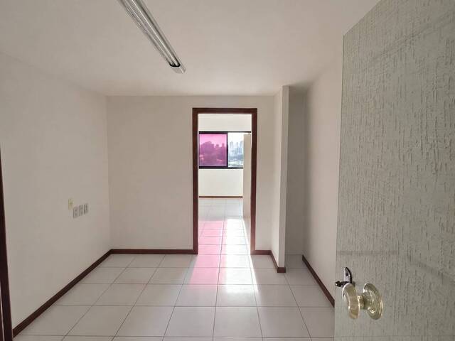 #SCFF3A - Sala para Locação em Salvador - BA