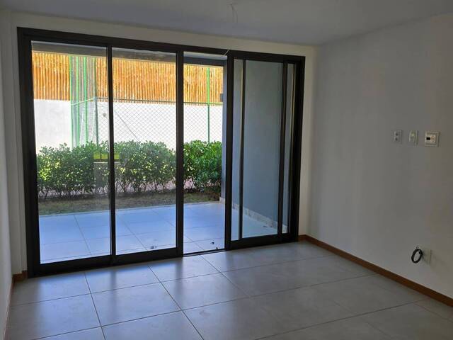 Apartamento para Venda em Camaçari - 4